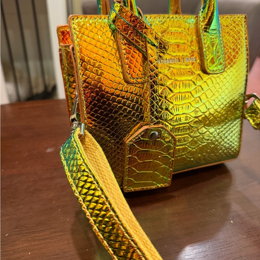 VGUC Nathanial Noir Python Liquid Gold Handbag - Picture 5 of 7